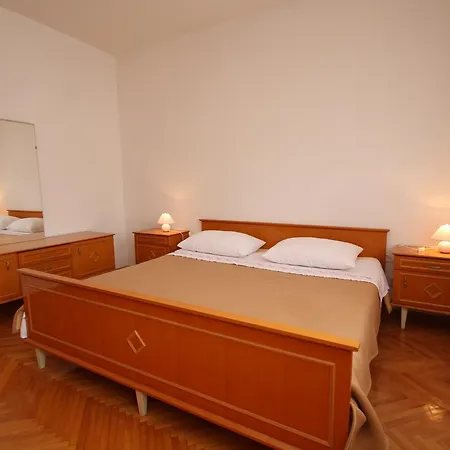 Apartament Jure *