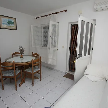 Apartament Jure *