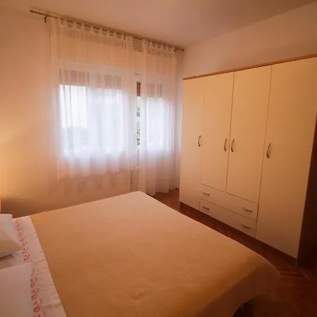 Jure * Vinišće